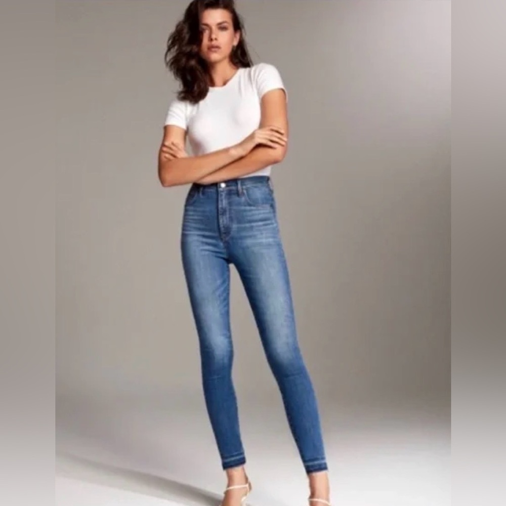 Denim Forum Lola High Rise Blue Jeans Crop